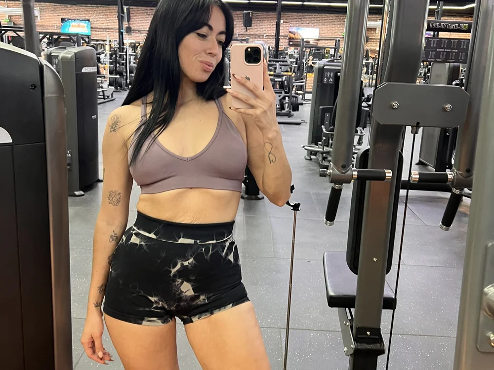 BrattyYanii — Stripchat वेबकैम मॉडल: फ़ोटो