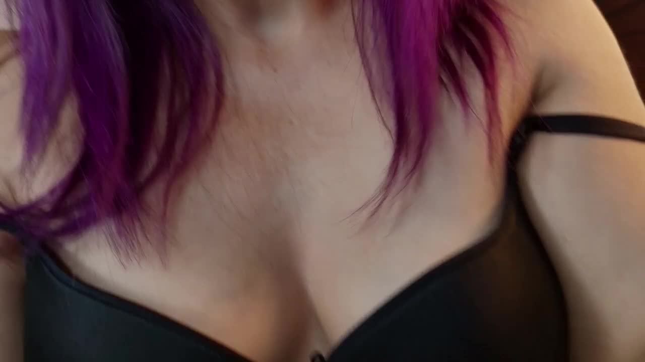 carolmissx: عارضة كاميرا ويب على XloveCam