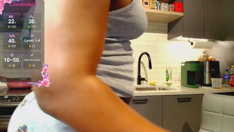 Preview photo of webcam model naomiruty on BongaCams