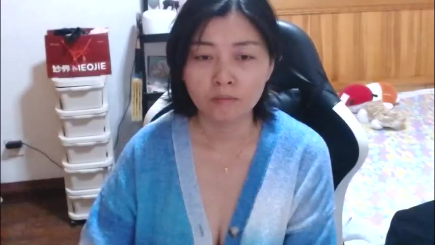 linazhang (LiveJasmin): nuotraukos, profilis