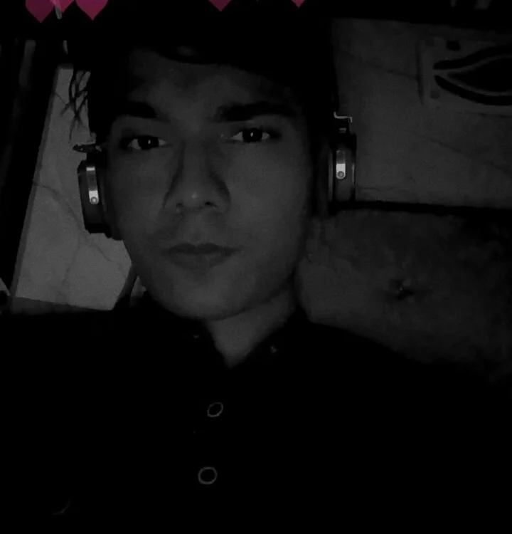 yourssecretsanta, modelo webcam de Stripchat: fotos