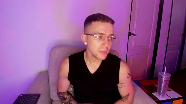james-coltt — Flirt4Free ওয়েবক্যাম মডেল: ছবি