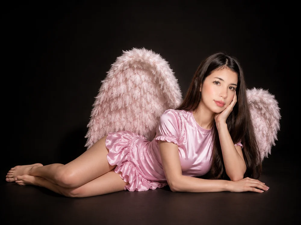 Preview photo of webcam model Selesumii on Stripchat