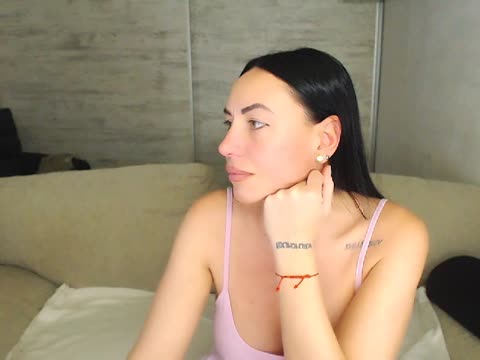 joliecarla: عارضة كاميرا ويب على BongaCams