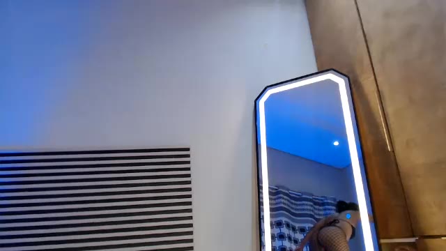 monique_lovay, webcam model na Chaturbate: slike