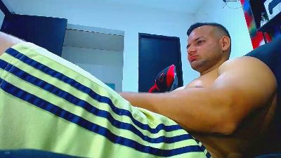hugo_19cm, model webcam de Cam4: fotos