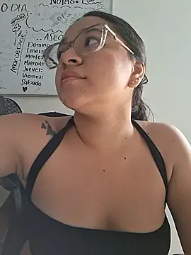 -VICKKY, model webcam de Stripchat: fotos