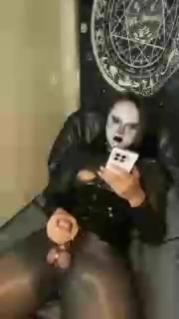 Preview photo of webcam model heiji1324166570 on Chaturbate