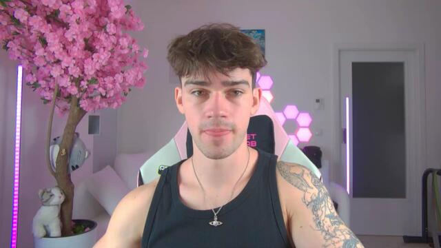 Preview photo of webcam model jasper-miles on Flirt4Free