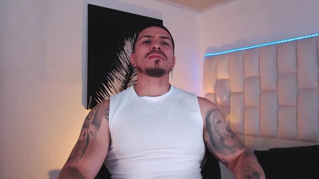 marco-donaruma — Flirt4Free 直播模特：照片与资料