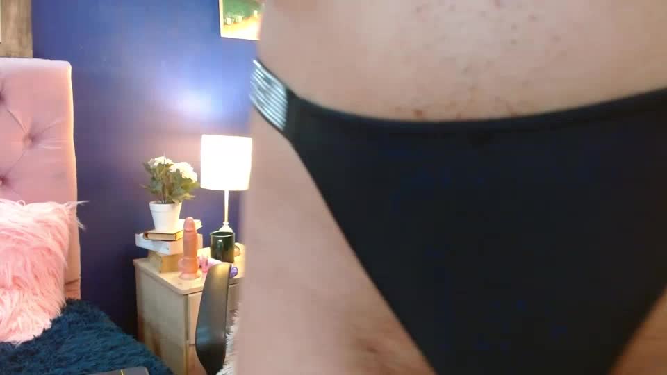 zoelux, webcammodel på XloveCam: fotos