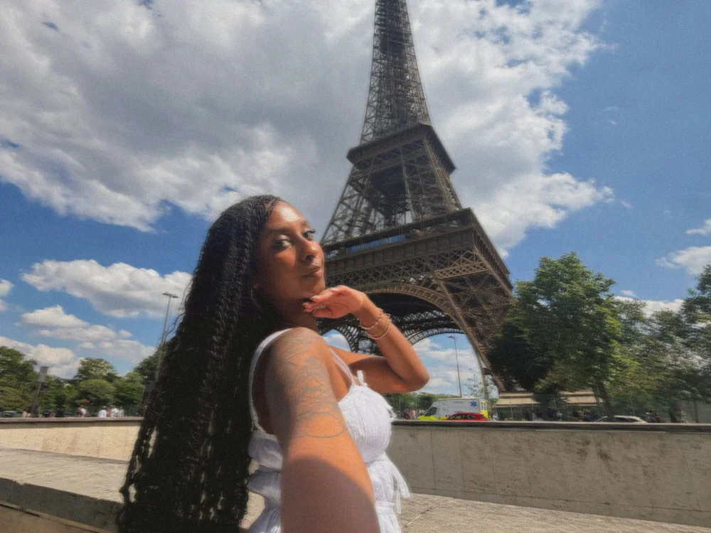 Preview photo of webcam model Your_Paris on Stripchat