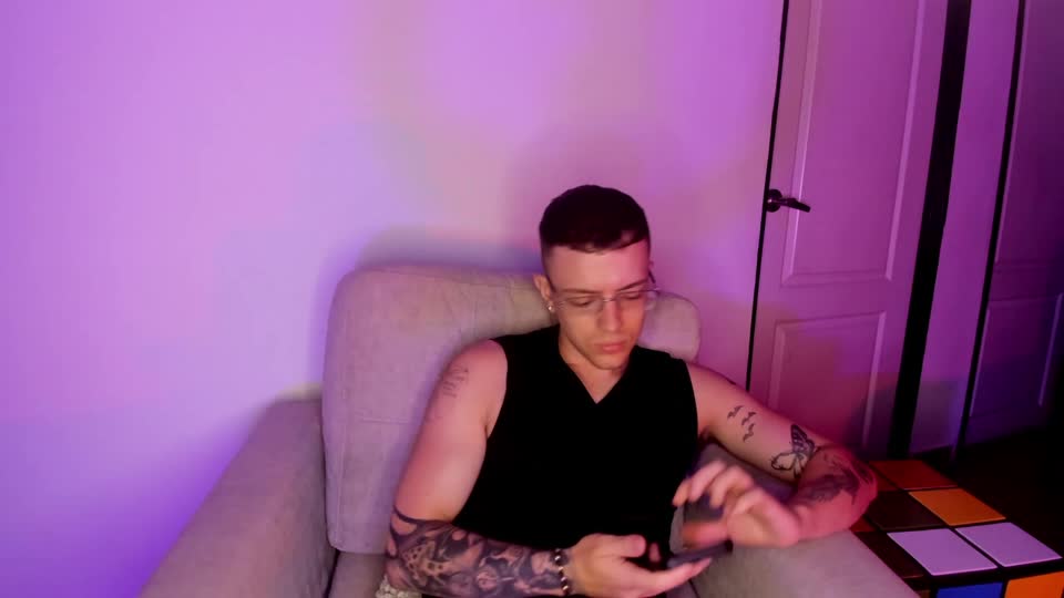 jamescoltt: عارضة كاميرا ويب على XloveCam