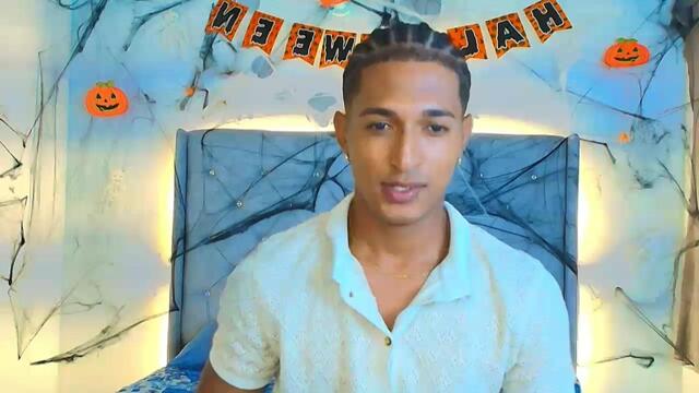 andre-do-silva: عارضة كاميرا ويب على Flirt4Free