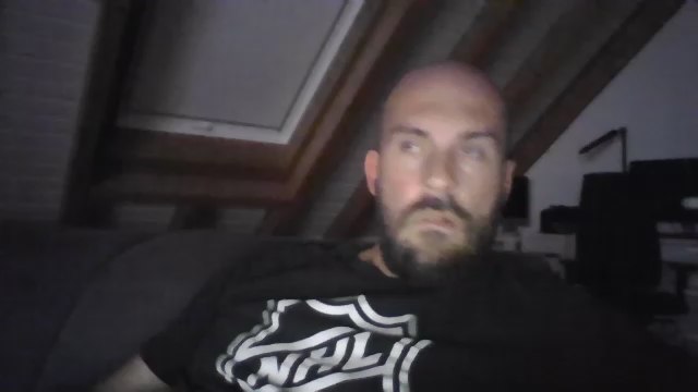 eshot2punkt0 на Cam4: слики и профил