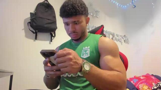 Preview photo of webcam model jayden-vance on Flirt4Free