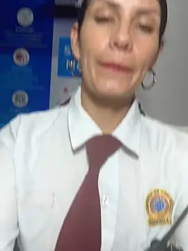 Alysson--: عارضة كاميرا ويب على Stripchat