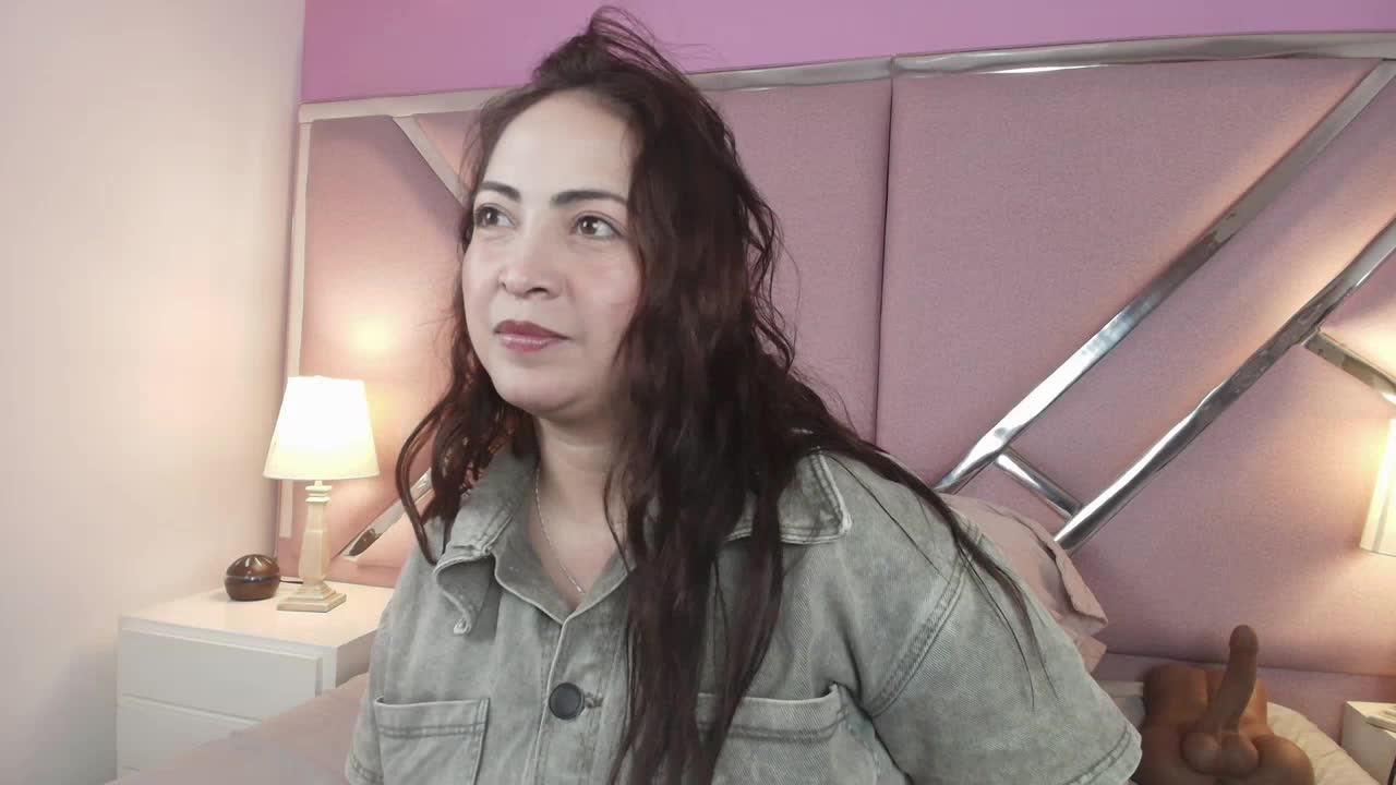 alanawest – XloveCam webkamerás modell