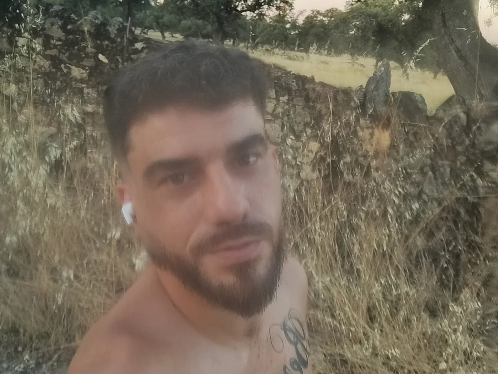 Sevilla1 (Stripchat): nuotraukos, profilis