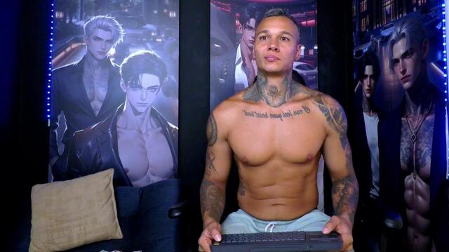 Preview photo of webcam model darius-maximus on Flirt4Free