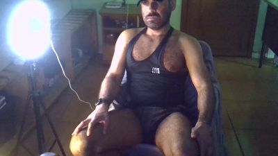 militar_s, webcammodel på Cam4: fotos