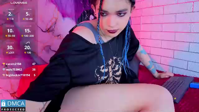 maevekuro, cam model su Chaturbate: foto