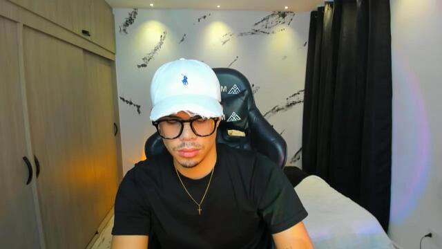damiano-lucaferri — Flirt4Free 直播模特：照片与资料
