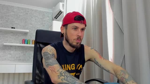 jonahshaw, modelo webcam de XloveCam: fotos