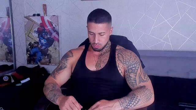 Preview photo of webcam model cristian-walker on Flirt4Free