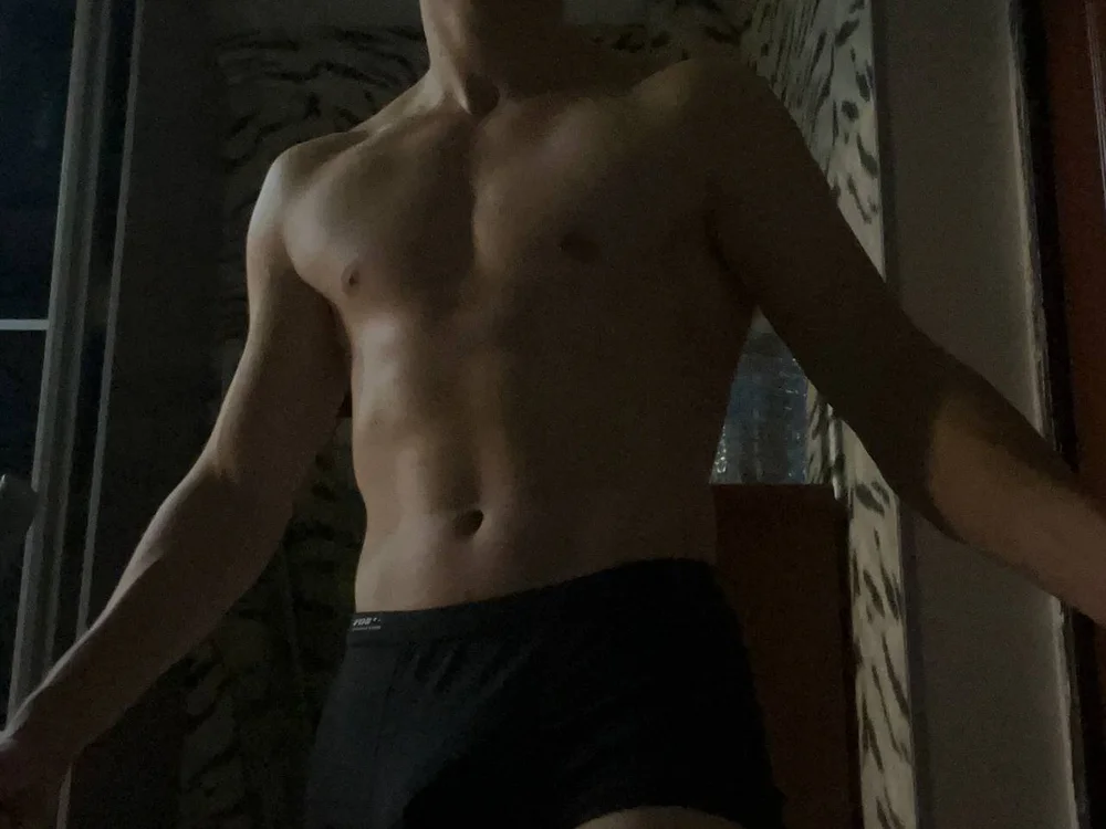 meforyou777 di Stripchat: foto model webcam