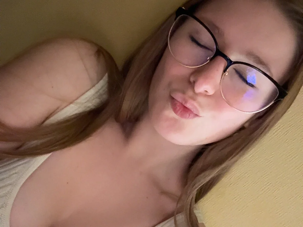 Preview photo of webcam model thepretiestgirlhere on Stripchat
