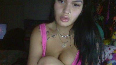 nikkikittyx3, webcammodel op Cam4: foto's