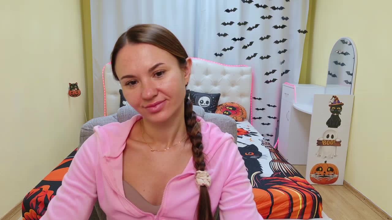 karacriegs – Webcam-Modell auf XloveCam