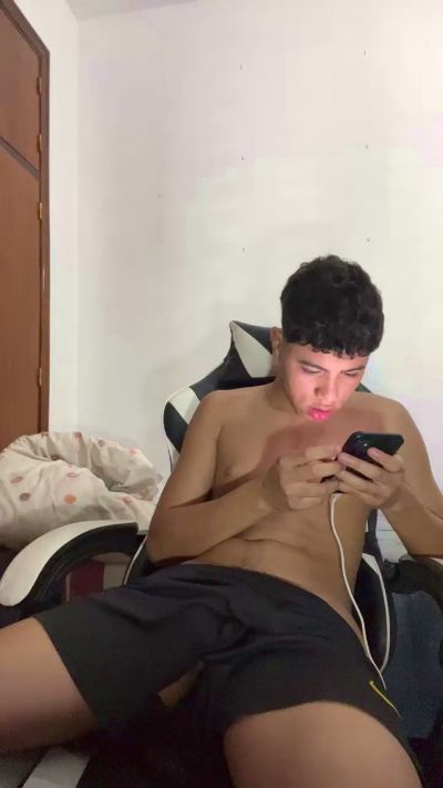 hot_boys18 — Cam4 वेबकैम मॉडल: फ़ोटो