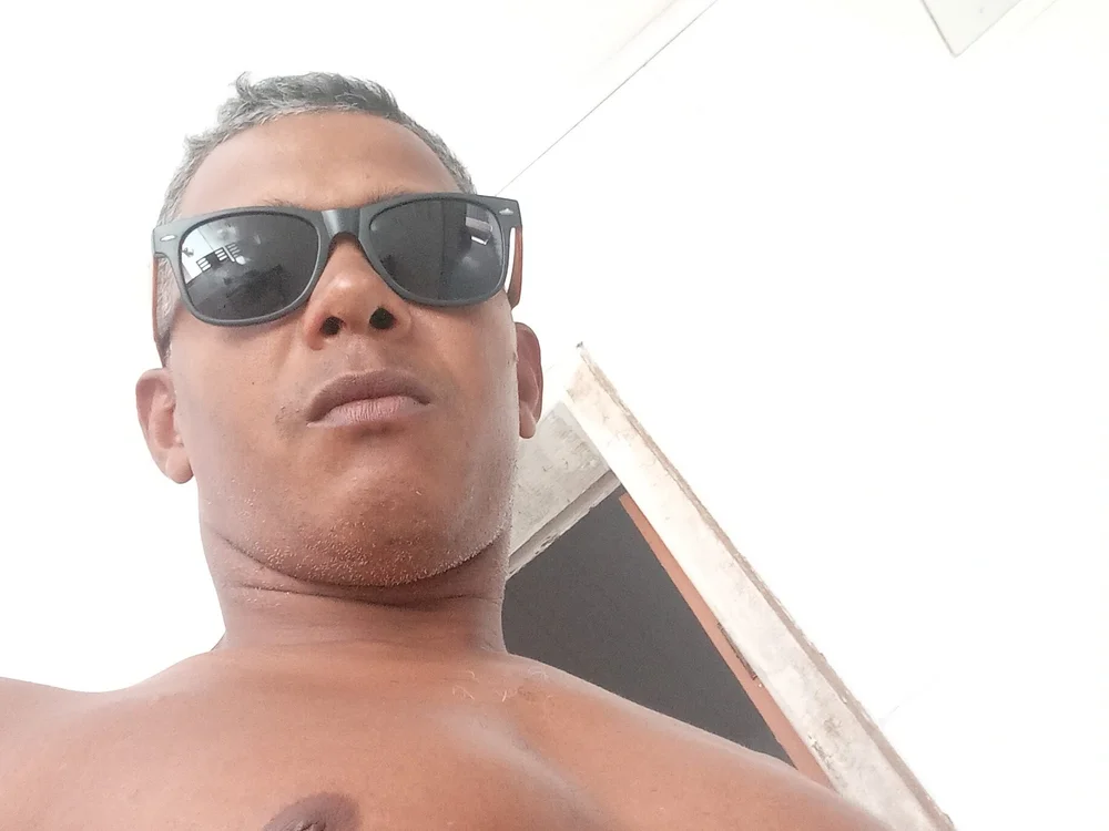 edisantos (Stripchat): fotod ja profiil