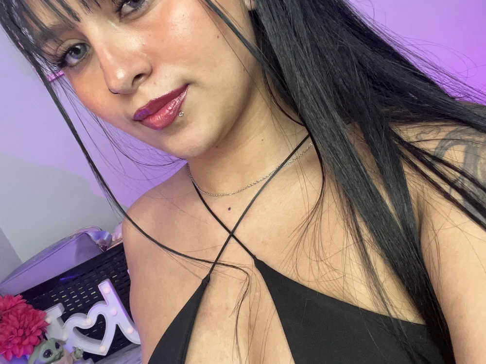 Miss_scarllet_ — Stripchat वेबकैम मॉडल: फ़ोटो