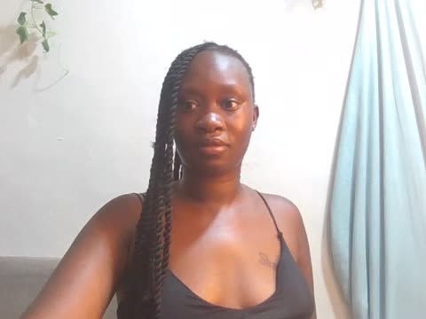 Фото вебкам-модели midnightqueen01 на BongaCams