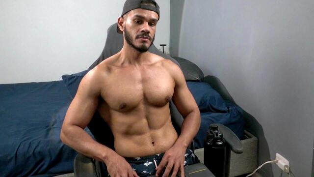 apolo-alpha: عارضة كاميرا ويب على Flirt4Free