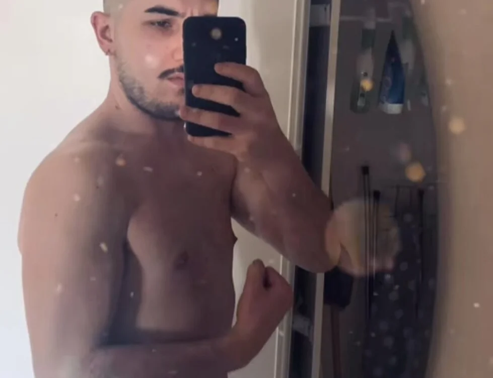 Preview photo of webcam model Padrone990 on Stripchat