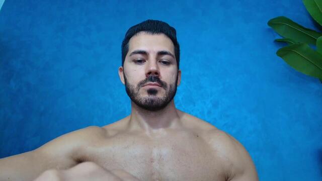 Preview photo of webcam model cutler-q on Flirt4Free