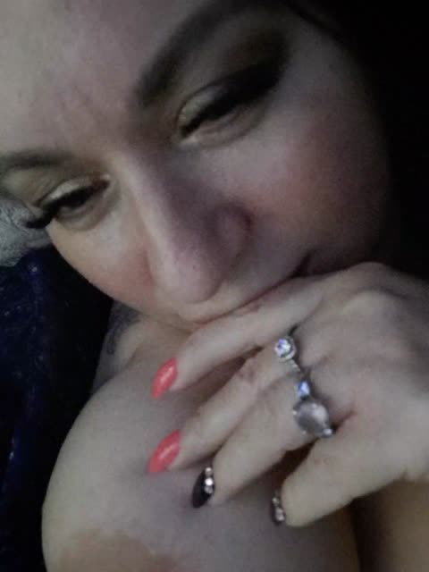 nikoletta25 di BongaCams: foto model webcam