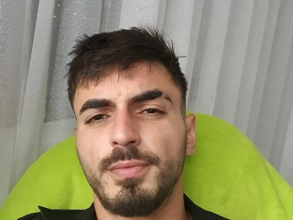 Preview photo of webcam model GodFindom on Stripchat