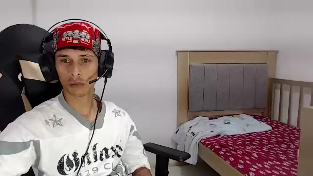 carlossmi01 na Chaturbate: fotky a profil