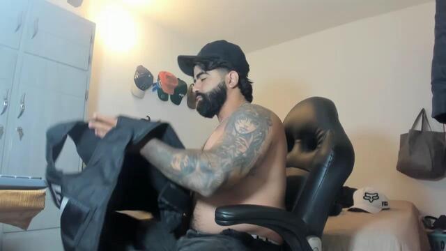 leonidas-murphy: عارضة كاميرا ويب على Flirt4Free