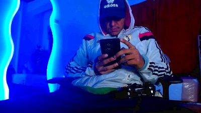 skinny23cm na Cam4: fotky a profil