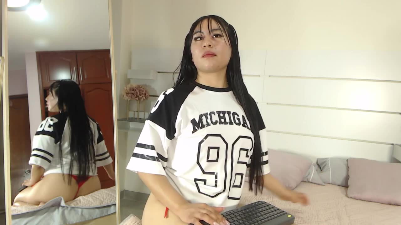 miaballard — XloveCam वेबकैम मॉडल: फ़ोटो