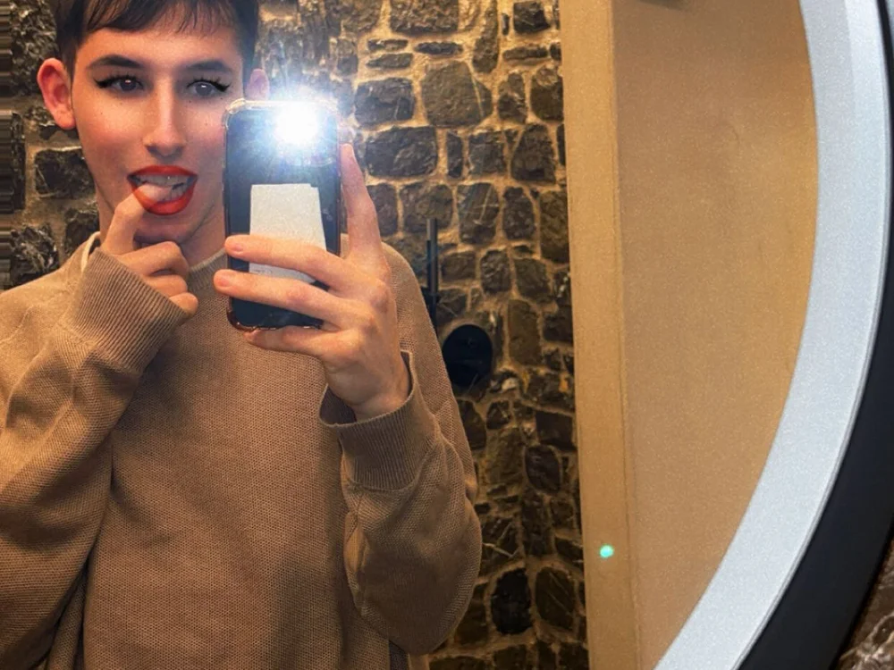alex2p12 – Stripchat webkamerás modell