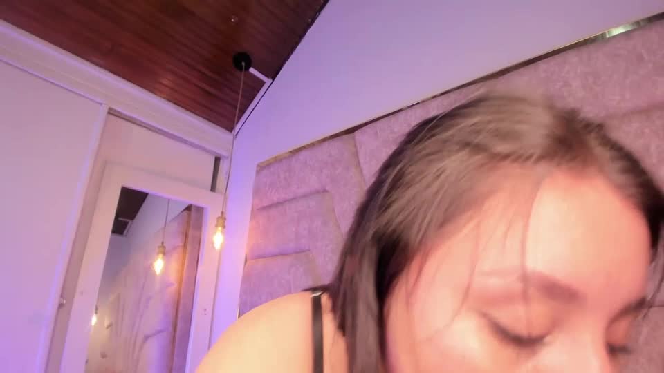 emajames: عارضة كاميرا ويب على XloveCam