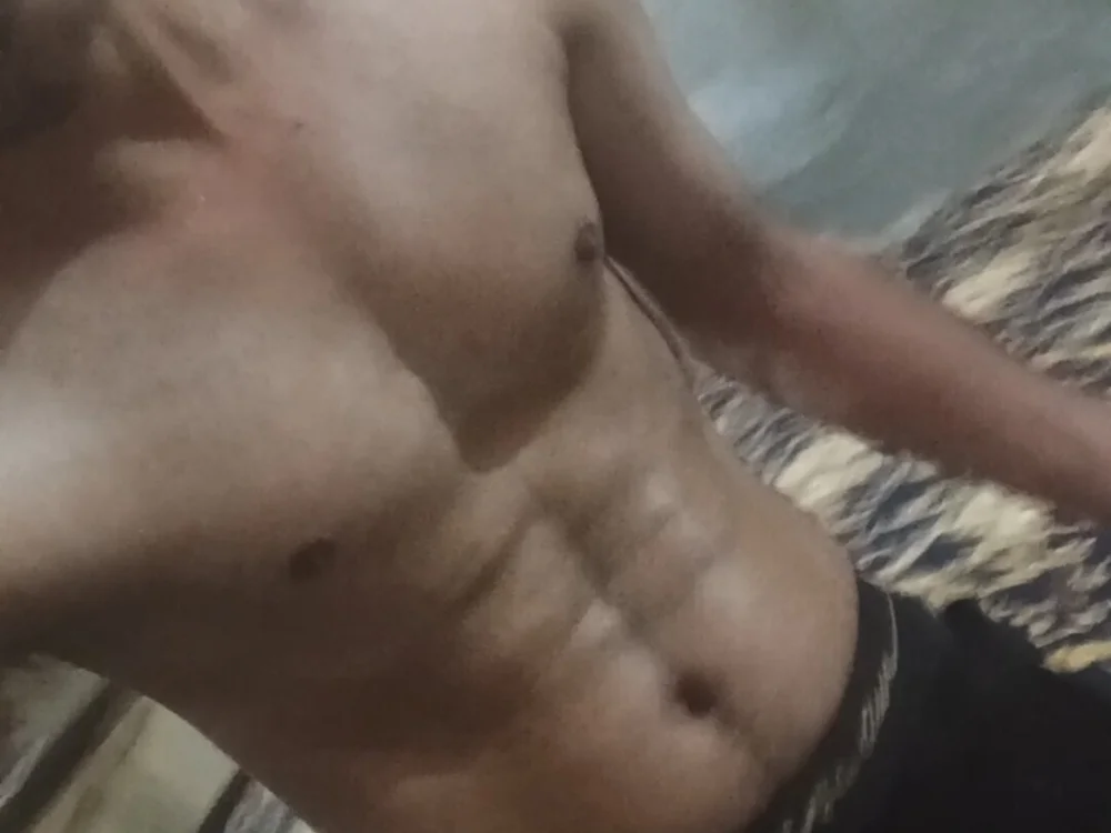 nextdoorguy13: عارضة كاميرا ويب على Stripchat