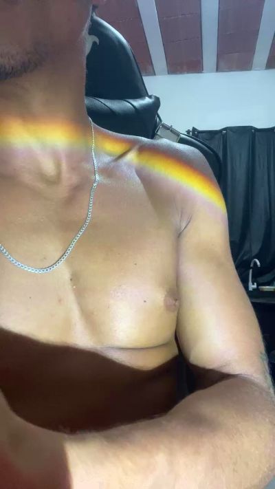 rrock23cm_fun na Cam4: zdjęcia i profil